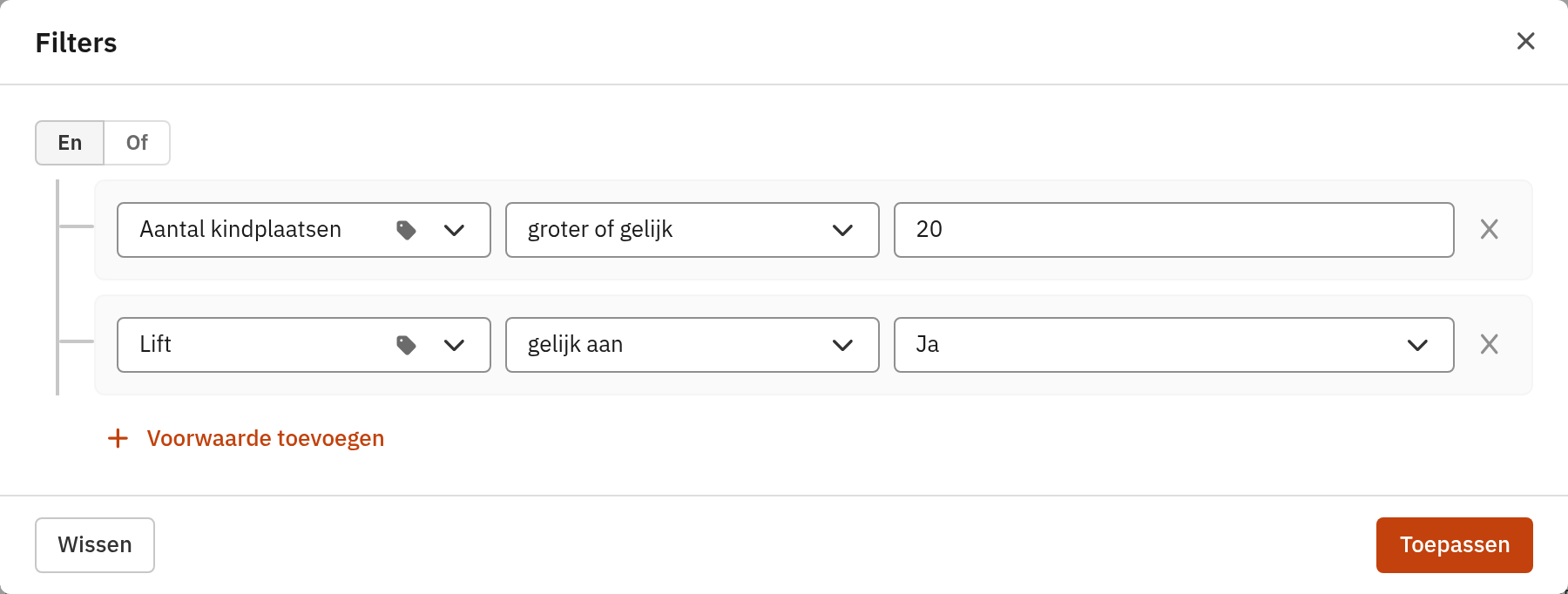 Filtervenster met twee voorwaarden verbonden door En: aantal kindplaatsen groter of gelijk 20, en lift gelijk aan ja.